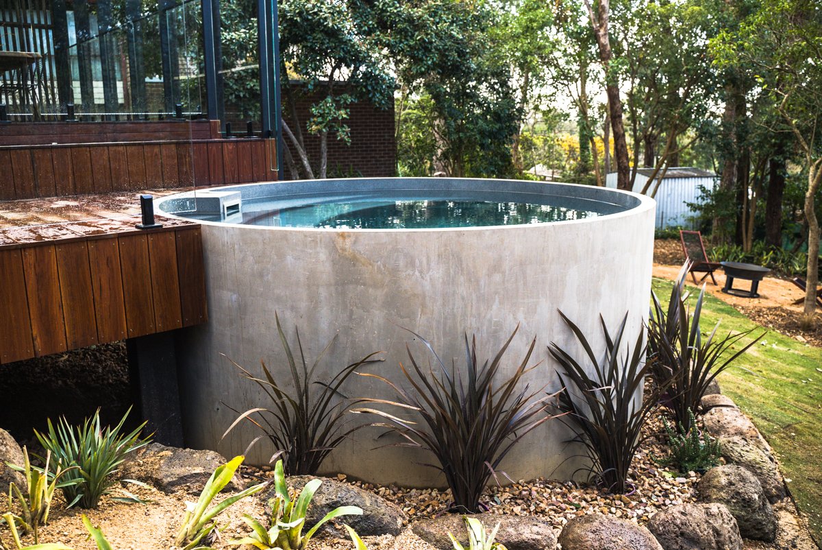 Concrete plunge pool